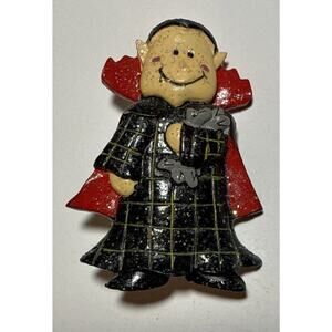 Vintage Halloween Cartoon Vampire Character Pinback Brooch E12